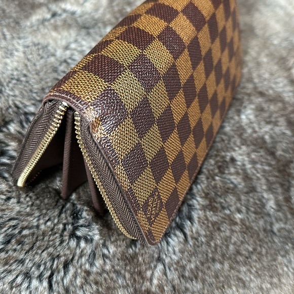 Authentic Louis Vuitton Ebene Zippy Wallet - Picture 8 of 10